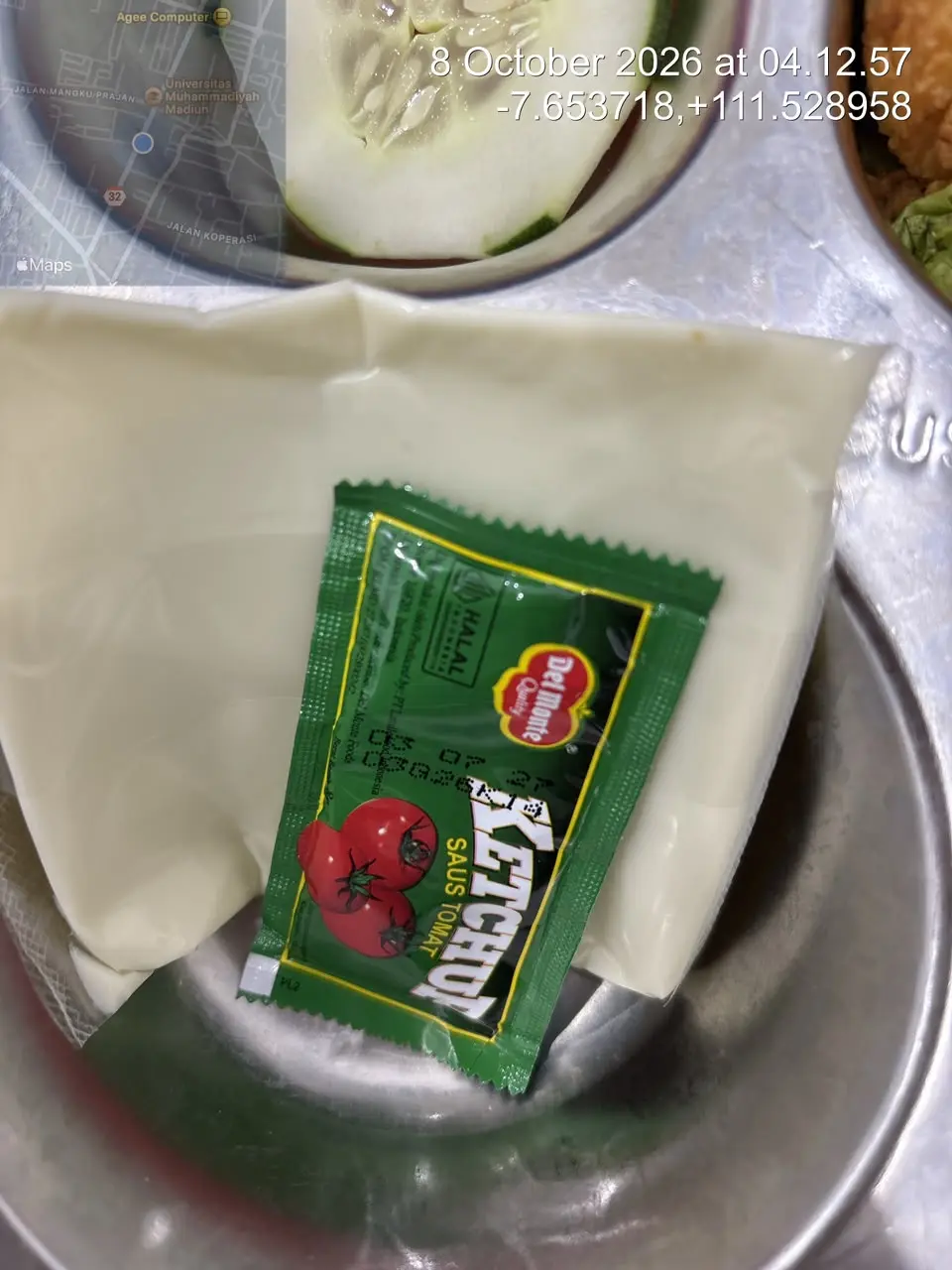 KEJU SLICE DAN SAUS TOMAT