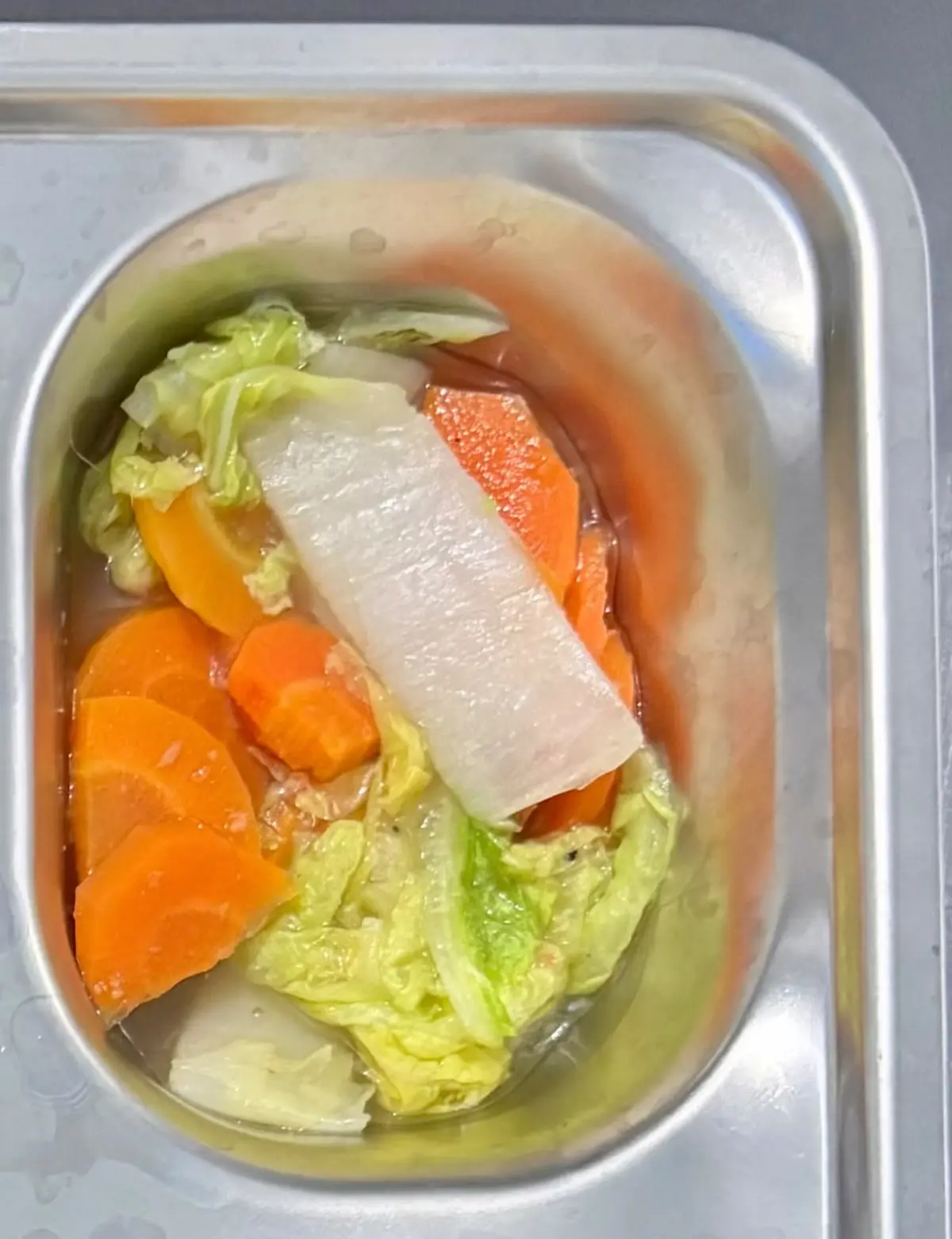 TUMIS SAWI PUTIH, WORTEL